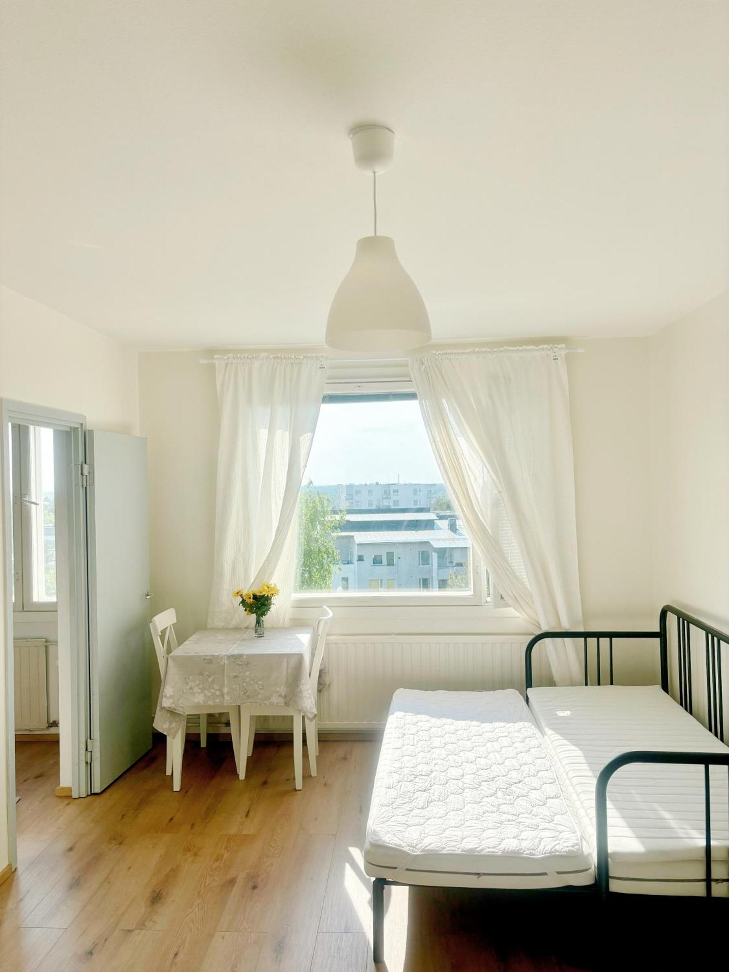 Modern Studio, Private Free Parking ,near Metro *