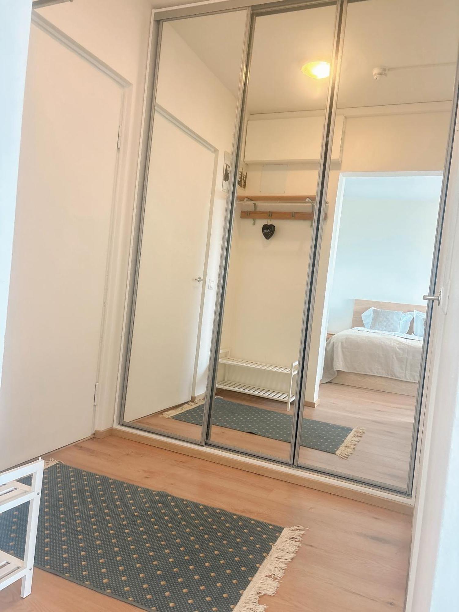 Modern Studio, Private Free Parking ,near Metro *