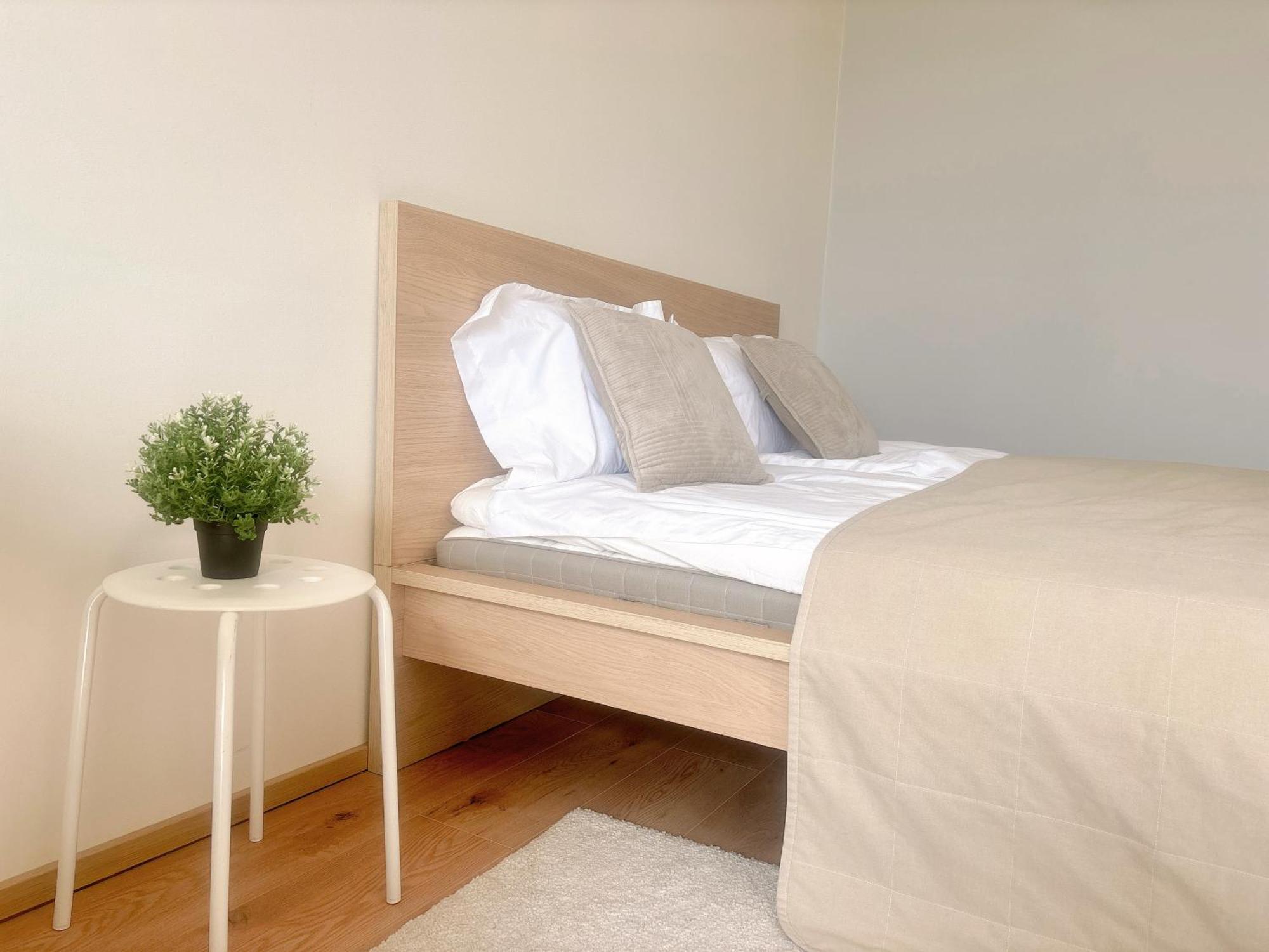 Modern Studio, Private Free Parking ,near Metro Appartement